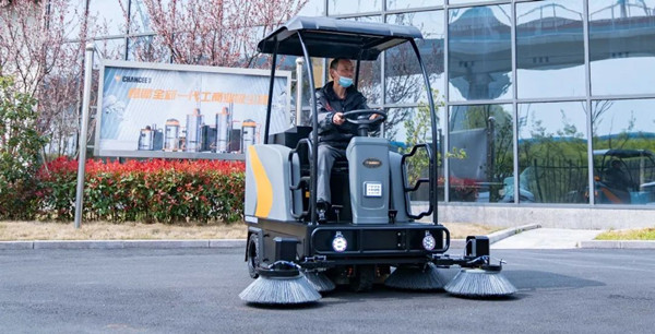 客戶(hù)要如何選擇合適的掃地機(jī)?