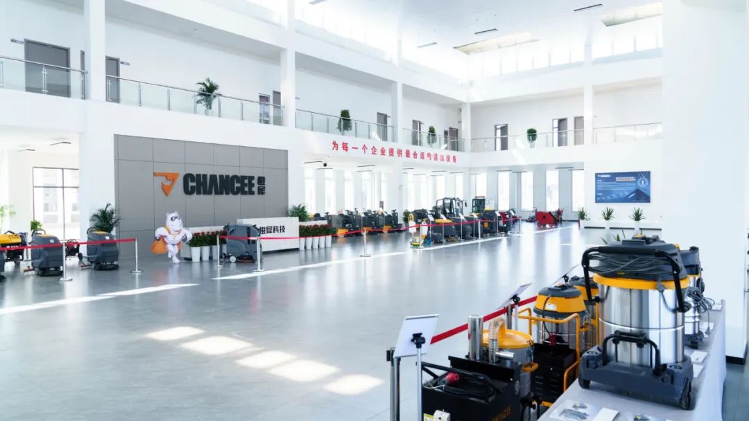 橙犀掃地機(jī)在小區(qū)使用很實(shí)用嘛?掃地機(jī)效果如何?