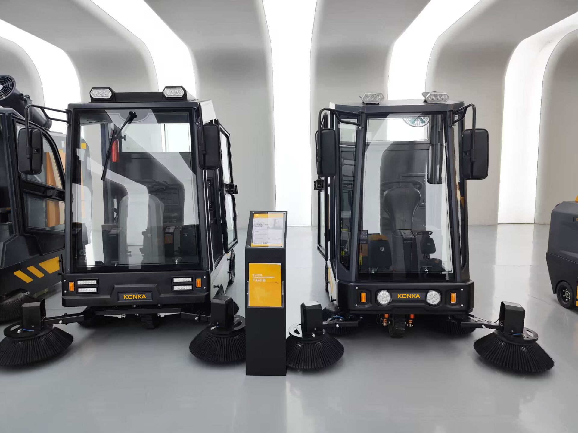 駕駛式掃地機有什么優點呢? 駕駛式掃地機有什么優點呢?