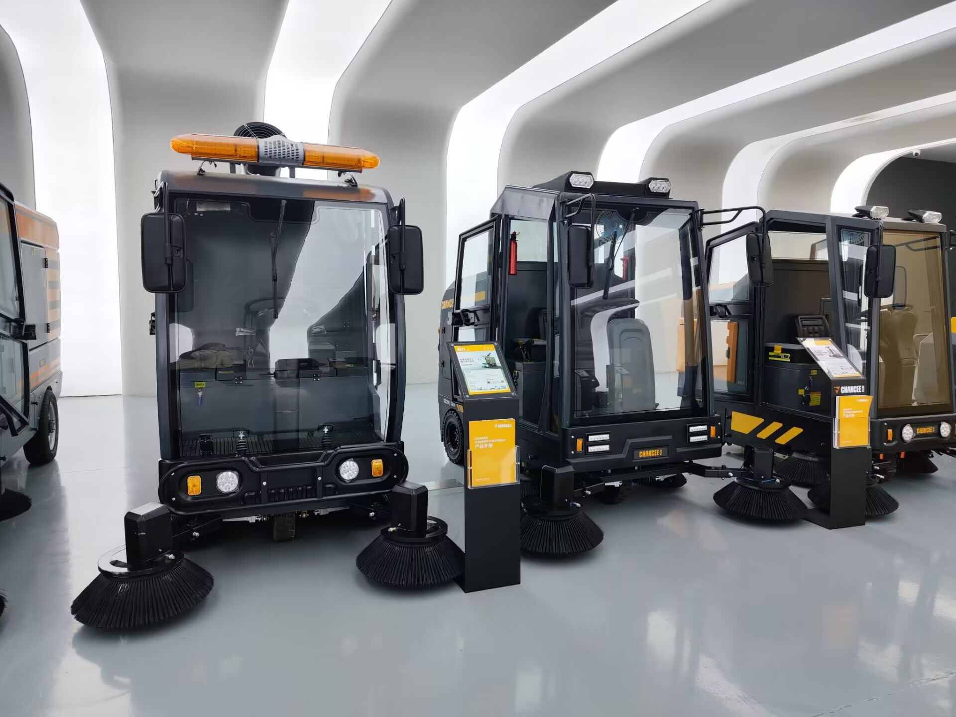 駕駛式掃地機在度假區可以使用嘛，有影響嘛？